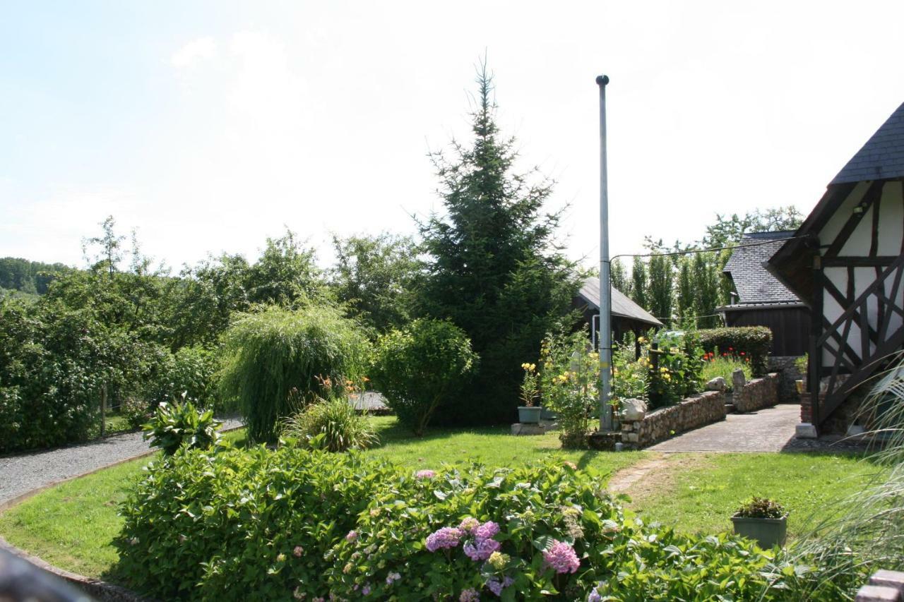 Le Clos Des Hortensias Toutainville Buitenkant foto