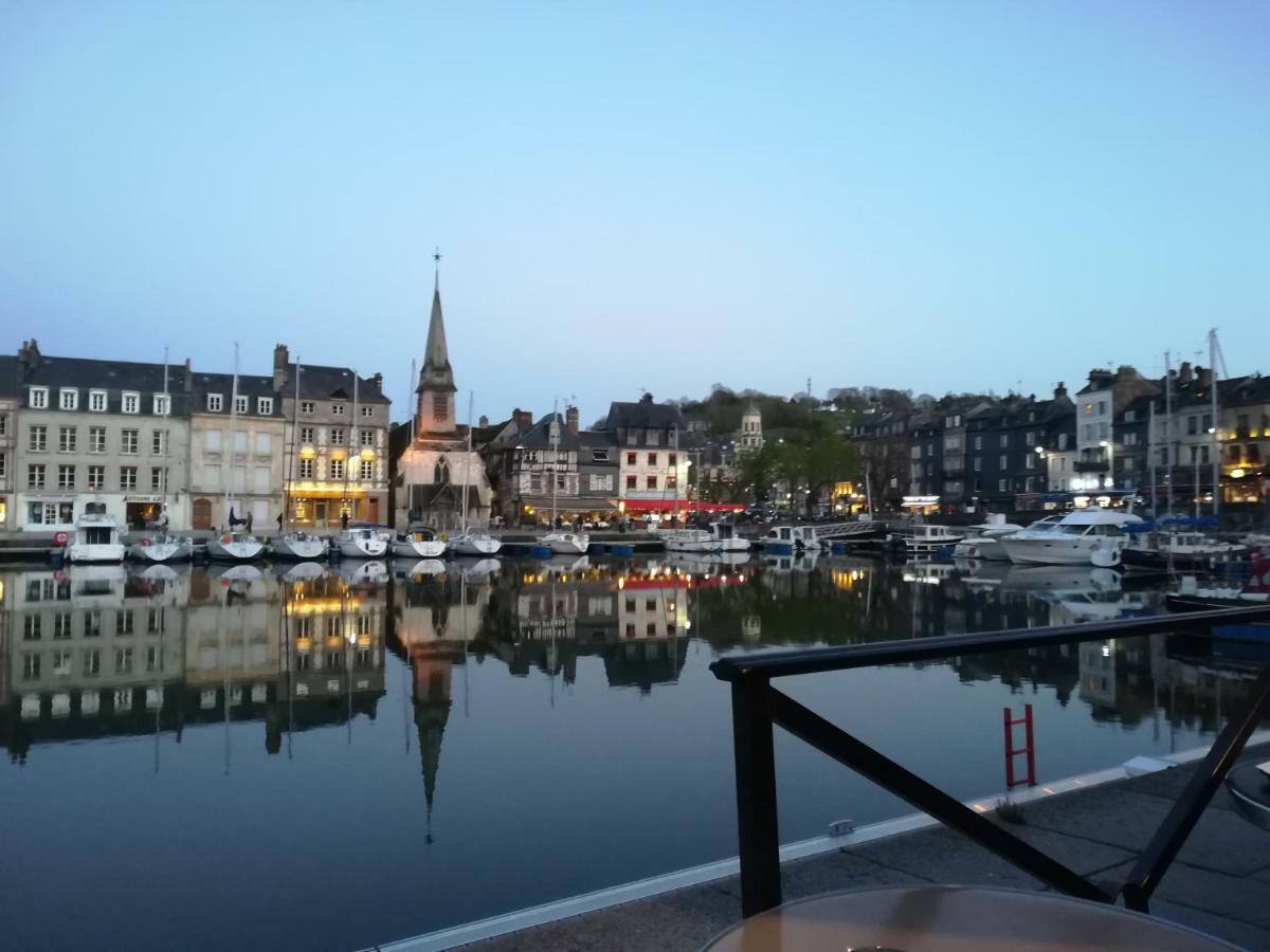 Le Clos Des Hortensias Toutainville Buitenkant foto